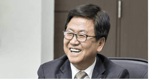 '교사출신' <b>최교진</b> 교육장관 취임 .. 교원단체 일제히 '협치' '환영'